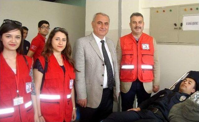 Polis Adaylarından Polis Haftasında Anlamlı Bağış 2