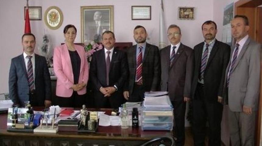 T&uuml;rk Diyanet Vakıf-sen Genel Başkan Yardımcısı&rsquo;ndan Saltukova Belediye Başkanı G&uuml;neş&rsquo;e Ziyaret