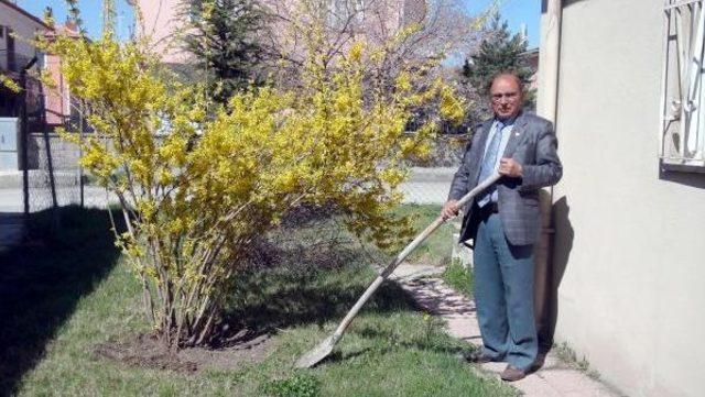 73 Yaşındaki Muhtar: Halk Isterse, Ölene Kadar Hizmet Ederim