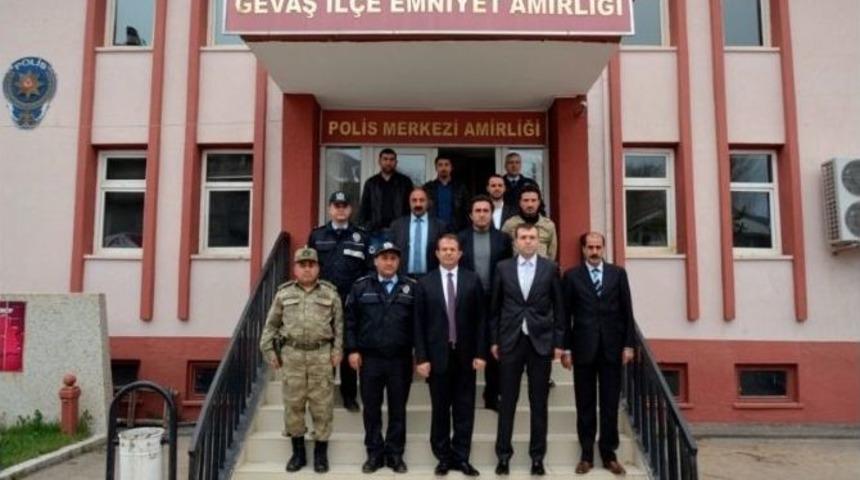 Vali Taşyapan Gevaş&rsquo;ı Ziyaret Etti