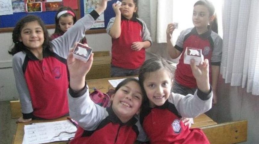 &Ouml;ğrencilere Kutlu Doğum Lokumu Dağıtıldı