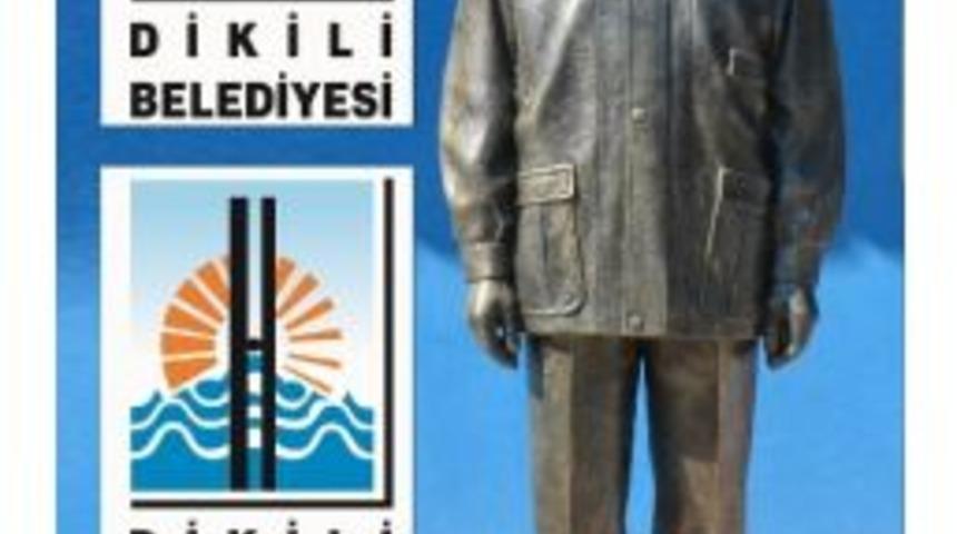 Kılı&ccedil;daroğlu, Dikili&rsquo;ye Ecevit Heykeli Armağan Etti