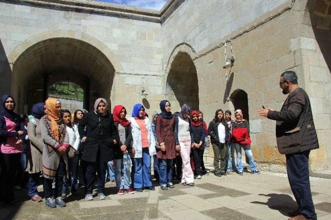 Kutlu Doğum Haftasında Eshab-ı Kehf&rsquo;i Tanıdılar