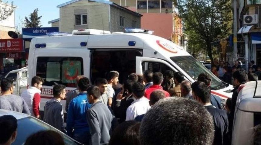 Adıyaman&rsquo;da Otomobilin &Ccedil;arptığı Suriyeli &Ccedil;ocuk Yaralandı