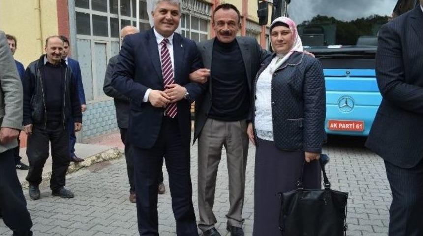 Ak Parti Trabzon Milletvekili Adayı Adnan G&uuml;nnar, Se&ccedil;im &Ccedil;alışmalarını S&uuml;rd&uuml;r&uuml;yor