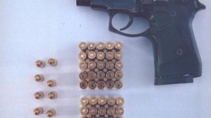 Av T&uuml;feği &Ccedil;alan Hırsızlar Yakalandı