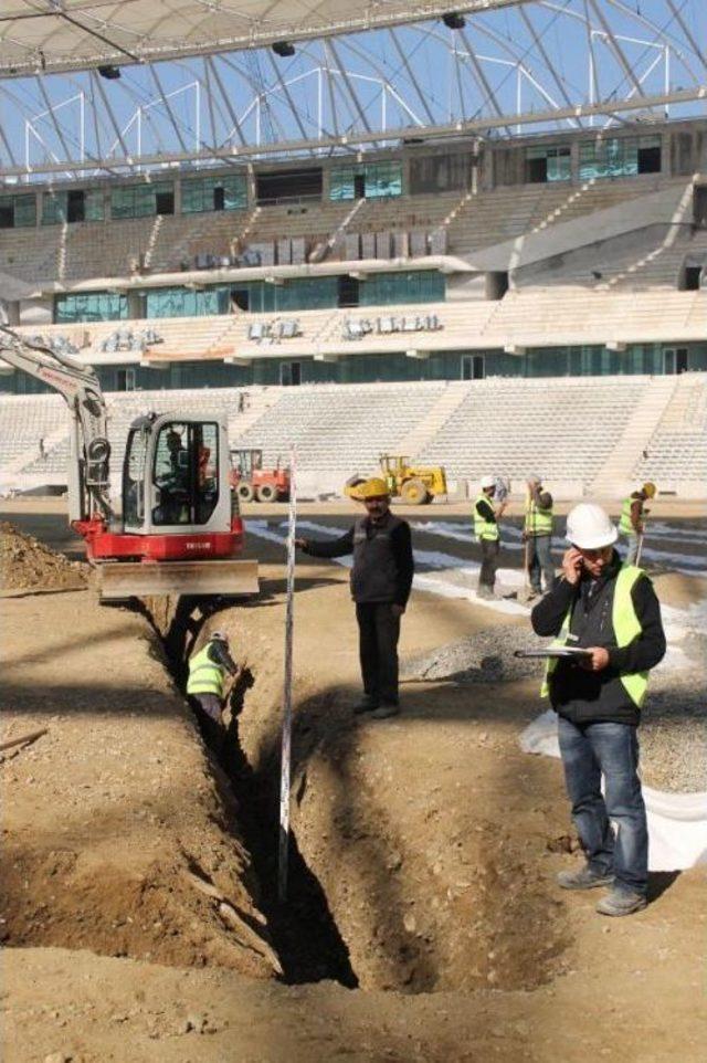 Timsah Arena’Nın Dranajı Için Kepçe Vuruldu