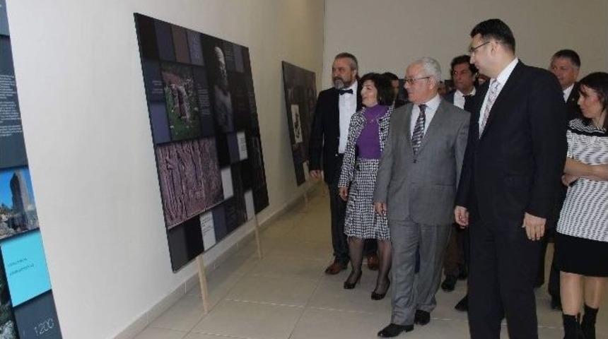 Turizm Konulu Sergi Ve &rsquo;gaziantep Turizme Bakış&rsquo; Paneli