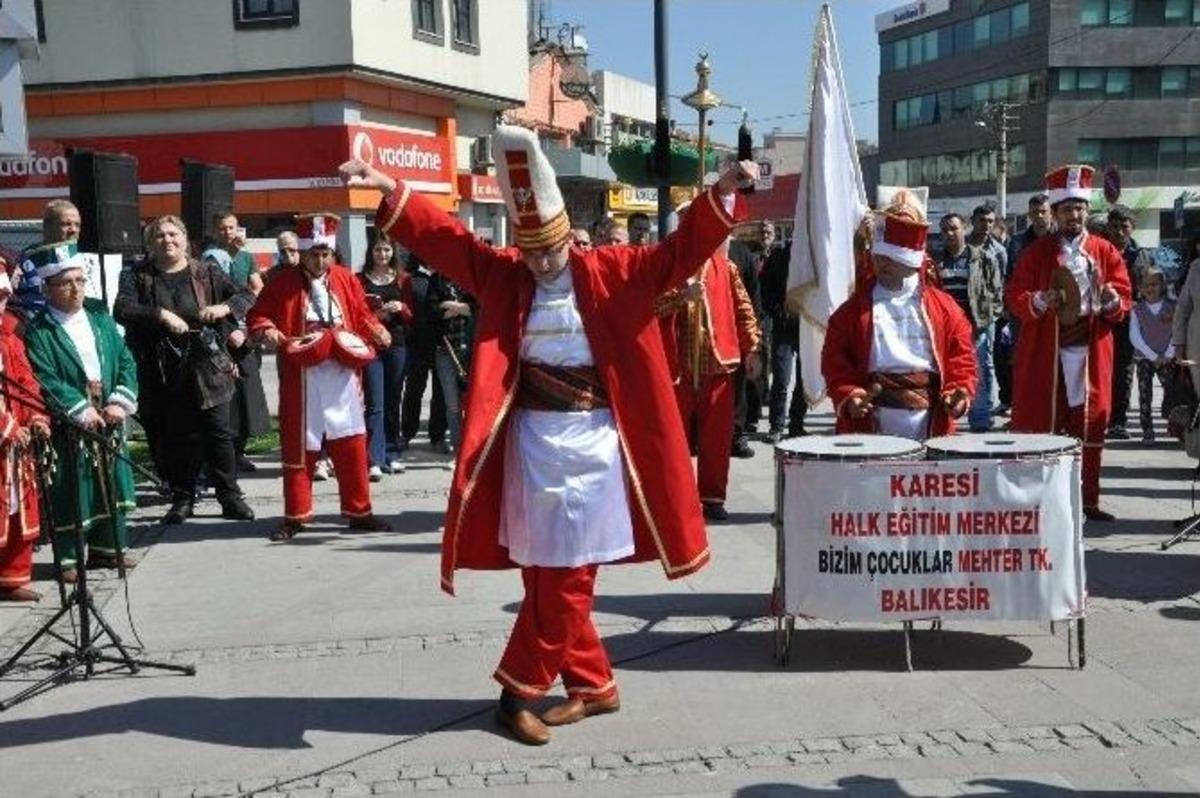 Down Sendromlu Gen&ccedil;lerden Mehter G&ouml;sterisi