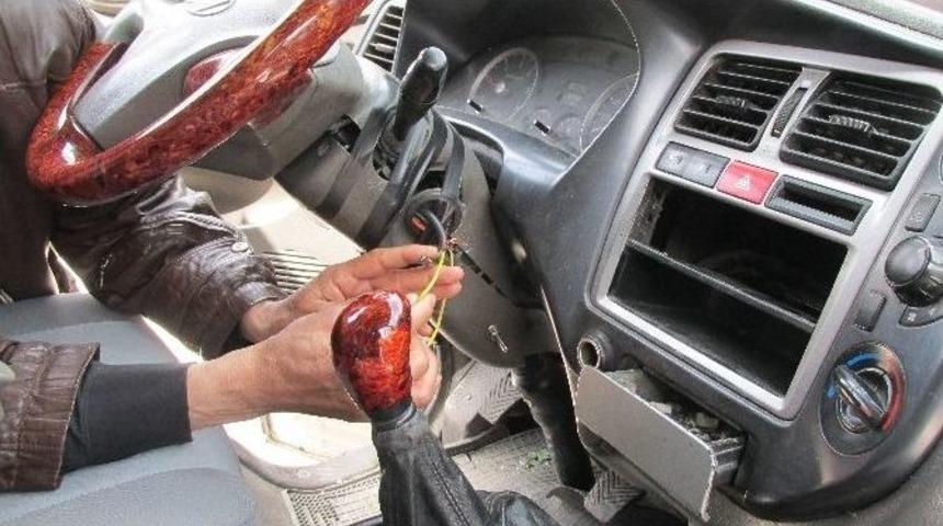 Gaziantep&rsquo;te &Ccedil;aldığı Aracı Şanlıurfa&rsquo;da Sahibine Satarken Yakalandı