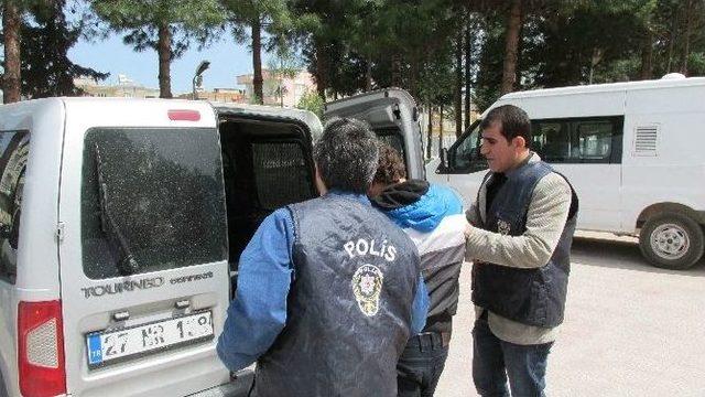 Gaziantep&rsquo;te &Ccedil;aldığı Aracı Şanlıurfa&rsquo;da Sahibine Satarken Yakalandı 2