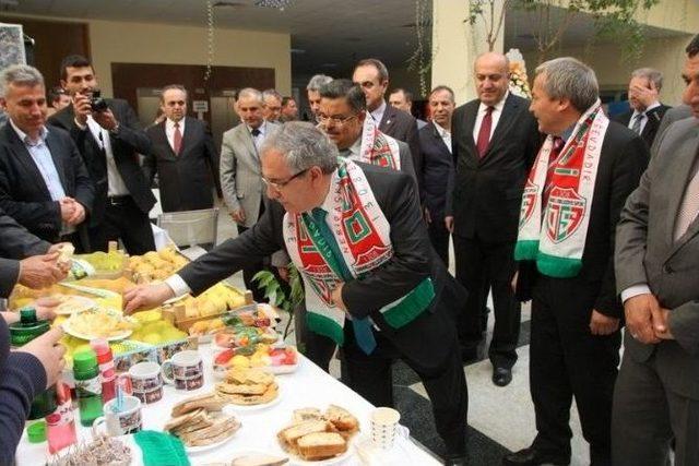 Kariyer G&uuml;nlerinde Osmaneli&rsquo;nin Y&ouml;resel &Uuml;r&uuml;nler Standı B&uuml;y&uuml;k İlgi G&ouml;rd&uuml; 1