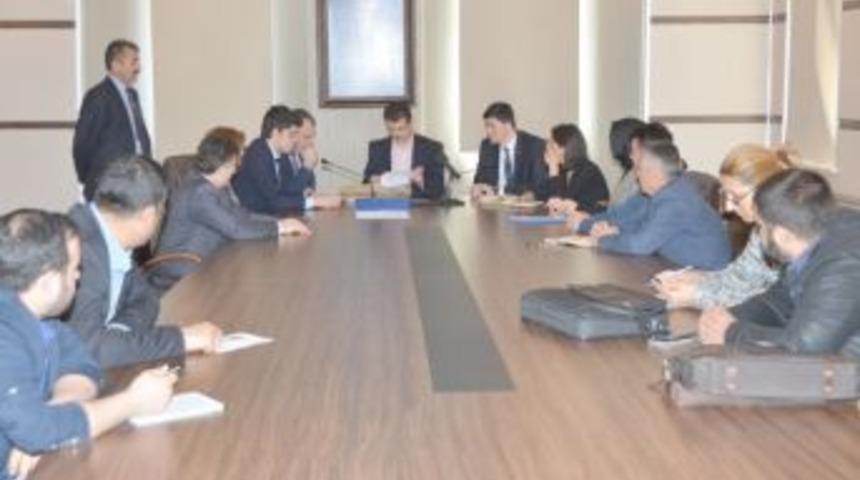 Kartepe &Ccedil;&ouml;p Toplama Ve Yan Hizmetleri İhalesinin İlk Oturumu Tamamladı