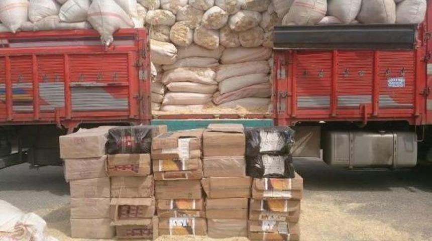 Saman Y&uuml;kl&uuml; Kamyonda 25 Bin Ka&ccedil;ak Sigara Ele Ge&ccedil;irildi