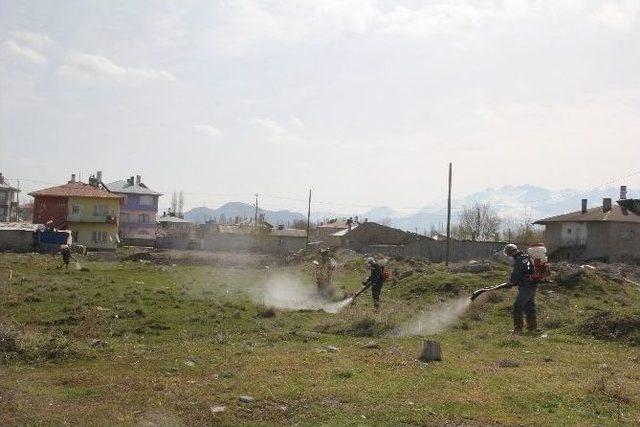 Van Büyükşehir Belediyesi’nden İlaçlama Çalışması