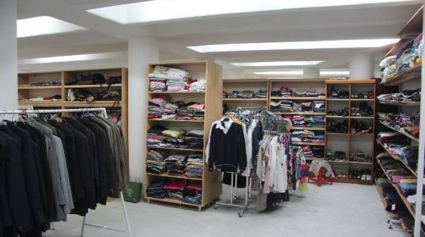 Sosyal Market Yeni Yerine Taşındı