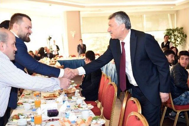 Karalar, 1 Yılını Değerlendirdi 1