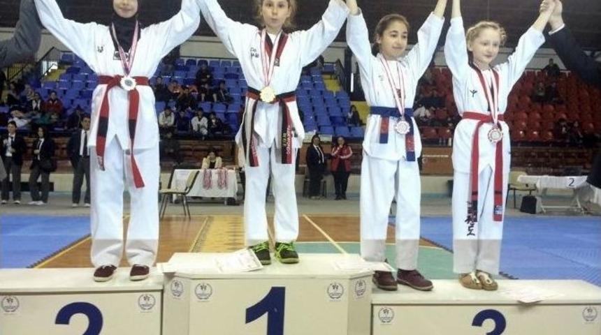 Altın Kızlar Şampiyonluğu Yine Kaptırmadı