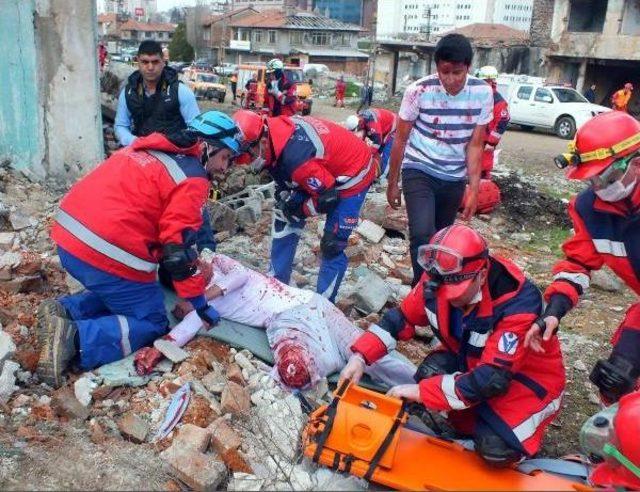 Yozgat'taki Deprem Tatbikatına 7 Ilden Kurtarma Ekibi Katıldı