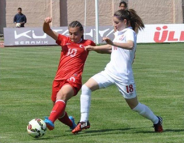 Sırbistan - Türkiye: 2-0 (Türkiye Kızlar U17 Milli Takımı Elendi)