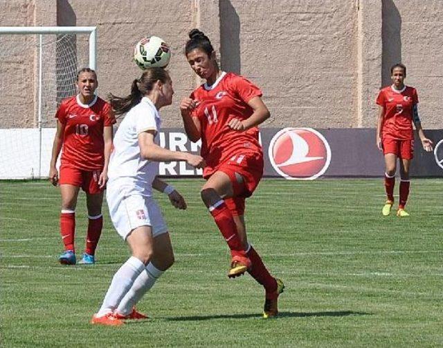 Sırbistan - Türkiye: 2-0 (Türkiye Kızlar U17 Milli Takımı Elendi)