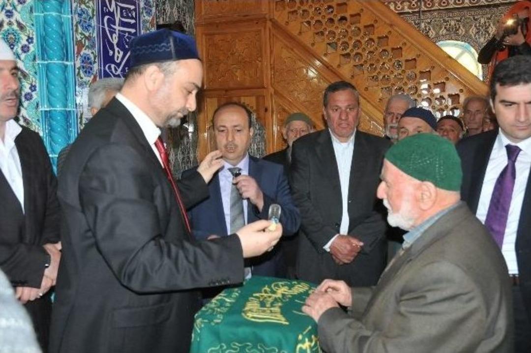 Ak&ccedil;akoca&rsquo;da Kutlu Doğum Haftasında Sakal-ı Şerif Halka A&ccedil;ıldı