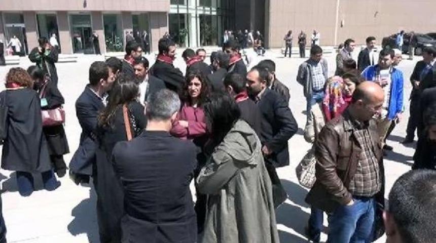 Kanser Hastası H&uuml;k&uuml;ml&uuml; I&ccedil;in Infaz Erteleme Istemi