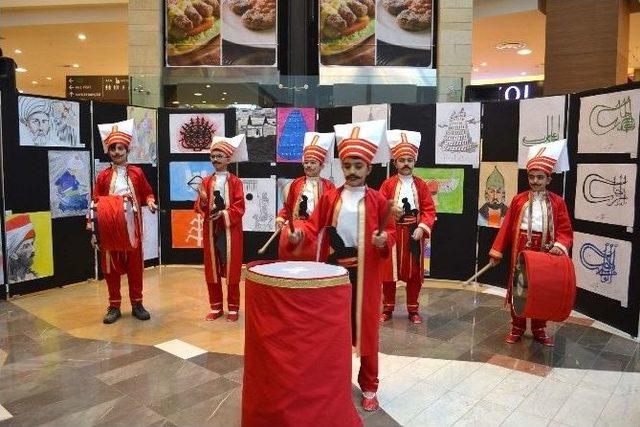 Piazza’da Küçük Mehteranlar Hayranlık Uyandırdı