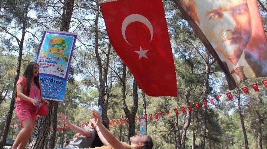 D&uuml;nya &Ccedil;ocukları D&ouml;şemealtı&rsquo;nda Buluştu