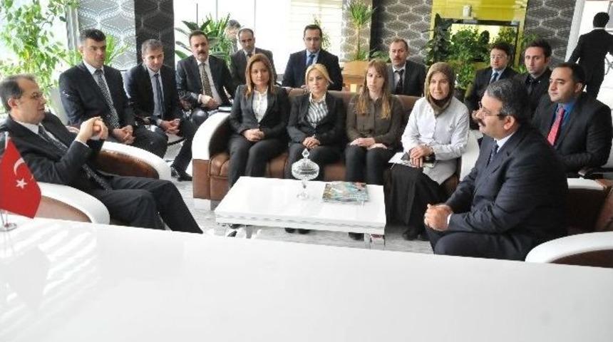 Vali Taşyapan&rsquo;dan Sağlık M&uuml;d&uuml;rl&uuml;ğ&uuml;&rsquo;ne Ziyaret