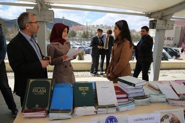 Bayburt Üniversitesinde Kutlu Doğum Yemeği