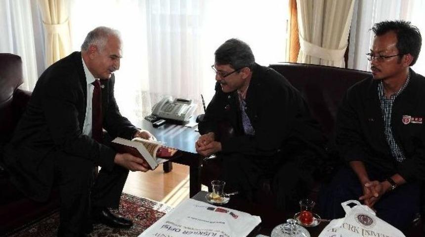 Malezyalı &Ouml;ğrenciler Atat&uuml;rk &Uuml;niversitesi&rsquo;nin Misafiri Oldu