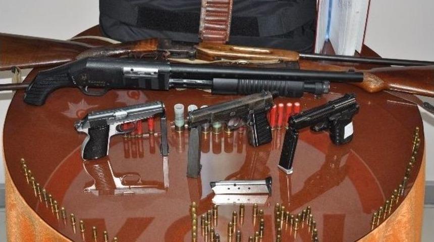 Mersin&rsquo;de Organize Su&ccedil; &Ouml;rg&uuml;t&uuml; Operasyonu