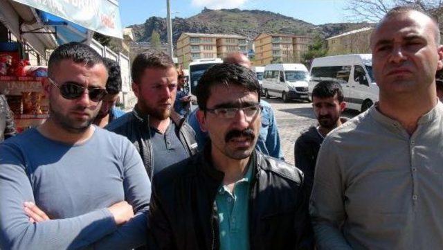 Tunceli de Minib&uuml;s&ccedil;&uuml;ler Cezaları Protesto I&ccedil;in Yol Kapattı 2