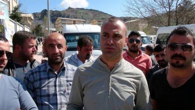 Tunceli de Minib&uuml;s&ccedil;&uuml;ler Cezaları Protesto I&ccedil;in Yol Kapattı 3