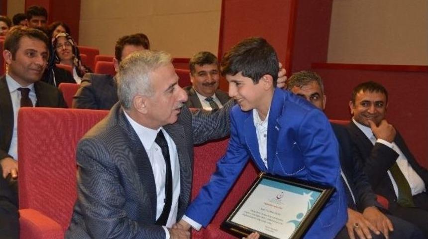 Hastalara Kuran&rsquo;ı Kerim Ve Namazlık Verildi