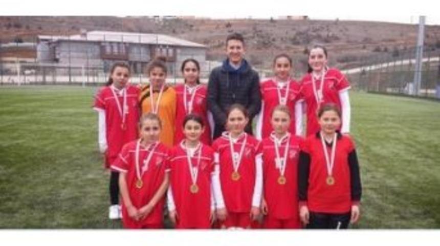 &Ccedil;atalzeytin Paşalı Yıldız Kızlar; Sinop B&ouml;lge Turnuvasına Katılıyor