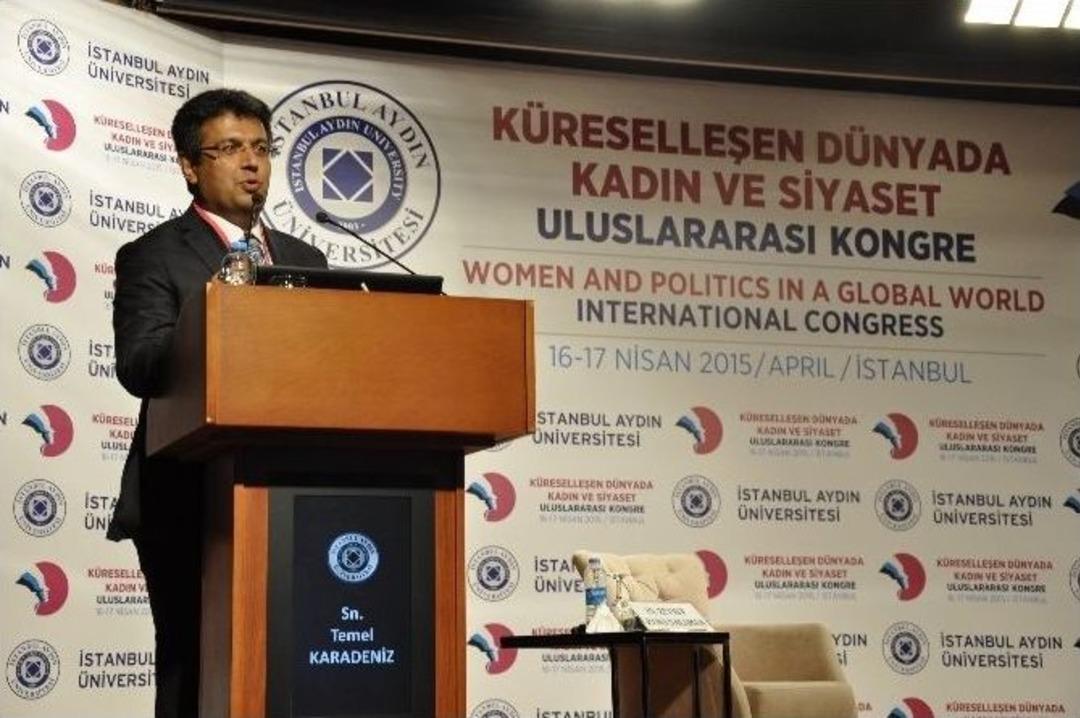 Bakan Yardımcısından Kadınlar İ&ccedil;in İstiklal-istikbal Yorumu