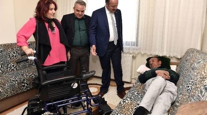 Başkan Akg&uuml;l&rsquo;den Ms Hastası Yusuf Doğan&rsquo;a Destek