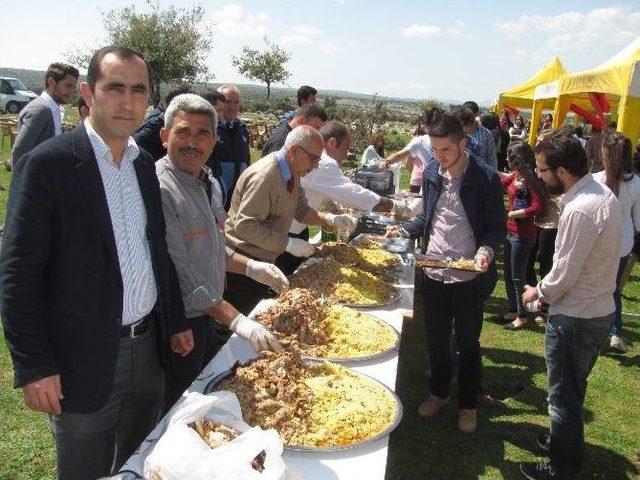 Gaün Öğrencilerinden Köy Okullarına Yardım