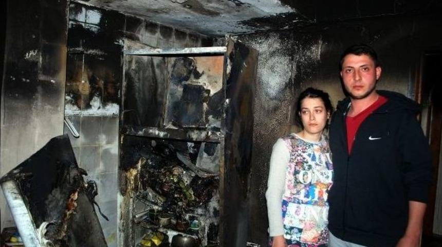 Yeni Evli &Ccedil;iftin Yanan Evi Onarılıyor