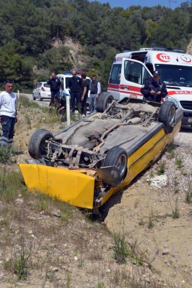 Kaza Yapan Sürücüye, 'otomobili Nasıl Bu Hale Getirdin' Tepkisi