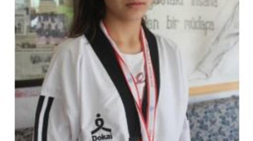 &Ouml;zaltun&rsquo;dan &Ccedil;akır&rsquo;a Kutlama