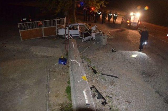 Alkollü Sürücü Cami Duvarına Çarptı: 1 Ölü, 3 Yaralı
