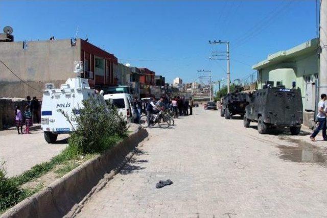 Nusaybin'de Polis, Yöresel Kıyafet Dikim Merkezini Bastı