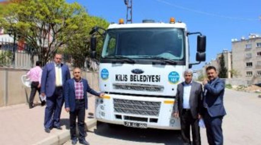 Fen İşleri Araç Parkına Bir Vidanjör Daha Katıldı