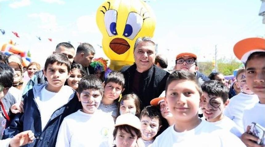 Çocuklar İçin Sokak Şenliği Konuksever’de