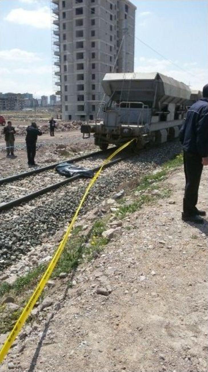 Yük Treninin Çarptığı Yaşlı Adam Hayatını Kaybetti G1