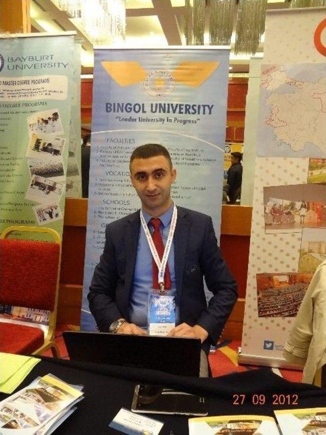 B&uuml;, Bak&uuml; Eğitim Fuarında 1