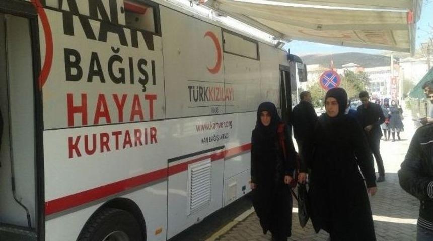 Kovancılar&rsquo;da Kan Bağışına Yoğun İlgi